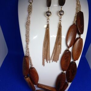 Elegant Hand Made Wooden and Gold Necklace Set